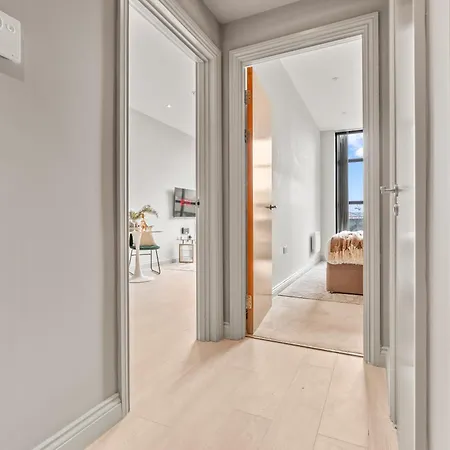 Modern & Relaxing 1-bedroom Flat In By Purestay