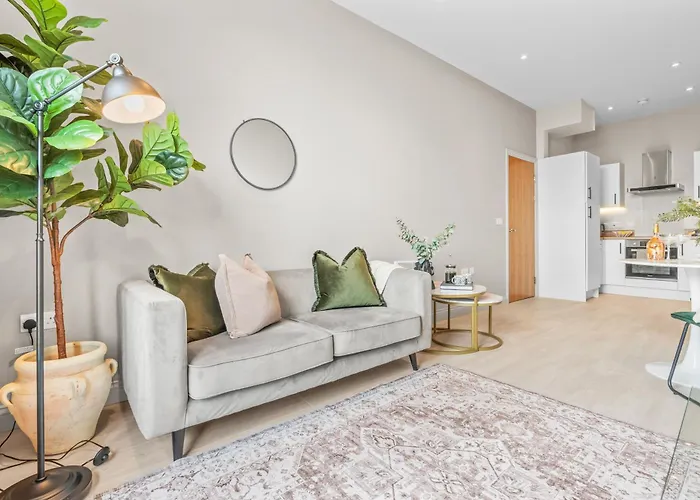 Modern & Relaxing 1-bedroom Flat In By Purestay