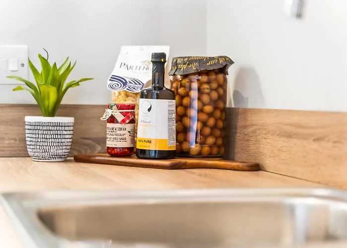 Modern & Relaxing 1-bedroom Flat In By Purestay *