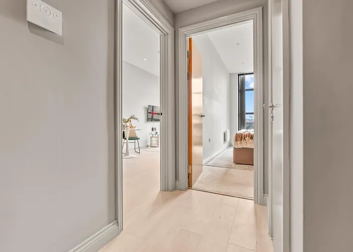 Modern & Relaxing 1-bedroom Flat In By Purestay