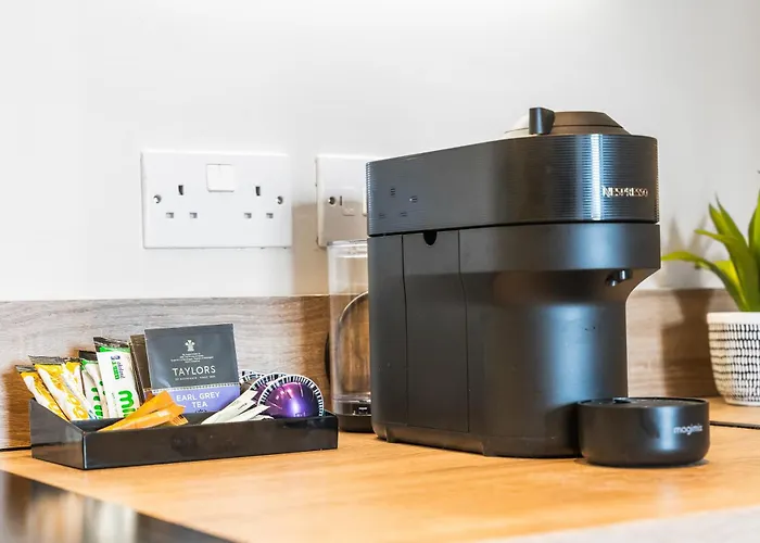 Modern & Relaxing 1-bedroom Flat In By Purestay דירה