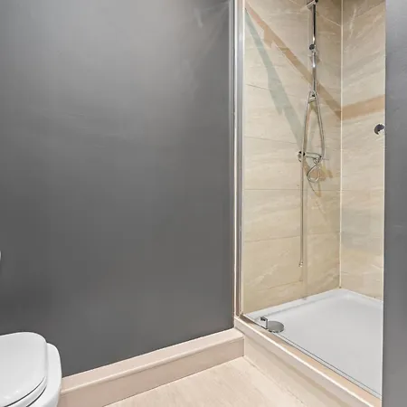 Modern & Relaxing 1-bedroom Flat In By Purestay Apartment Leeds (West Yorkshire)