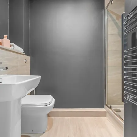 Modern & Relaxing 1-bedroom Flat In By Purestay *